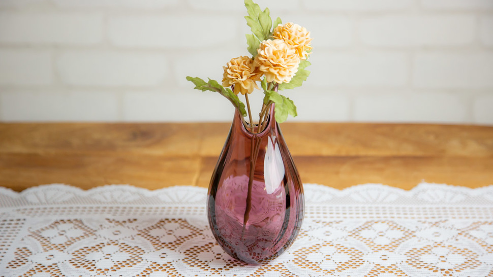flower-in-the-red-vase-on-the-table