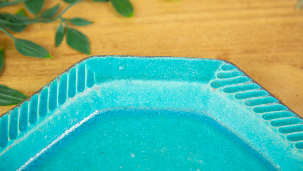 close-up-the-design-of-the-plate
