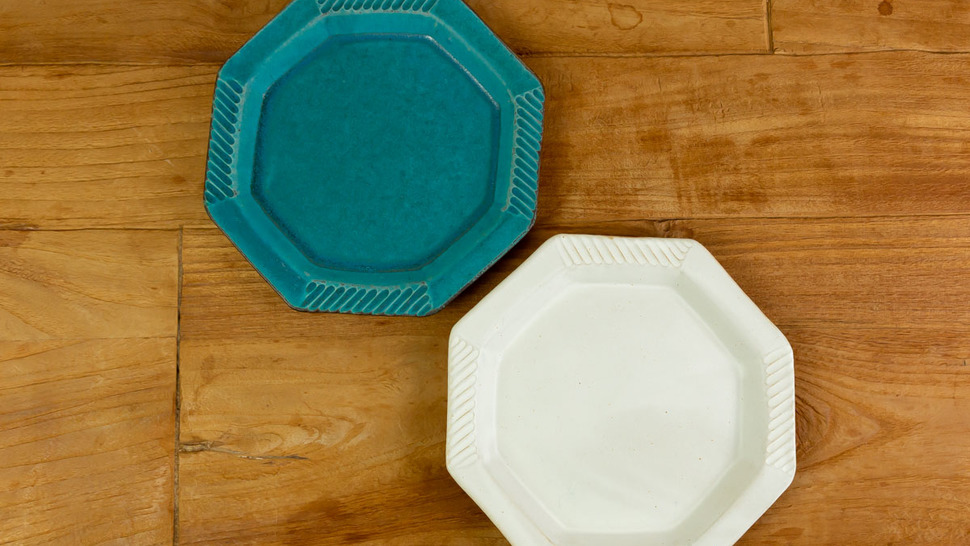green-and-white-plates