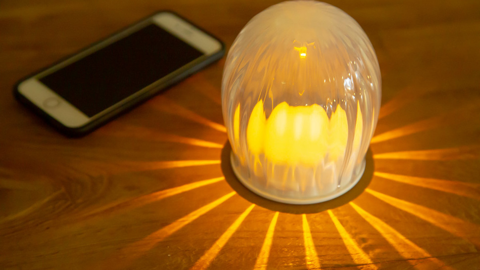 LED-light-with-smartphone