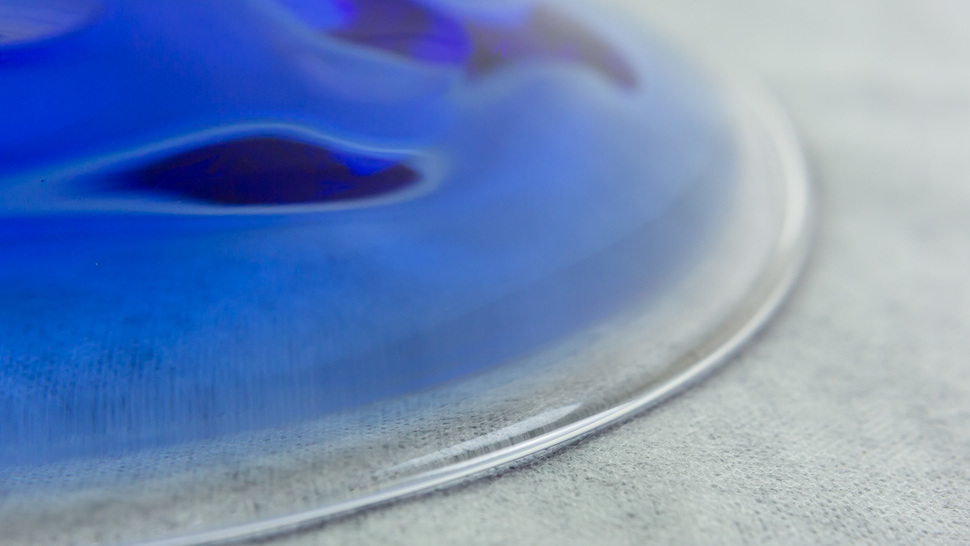 close-up-the-edge-of-plate