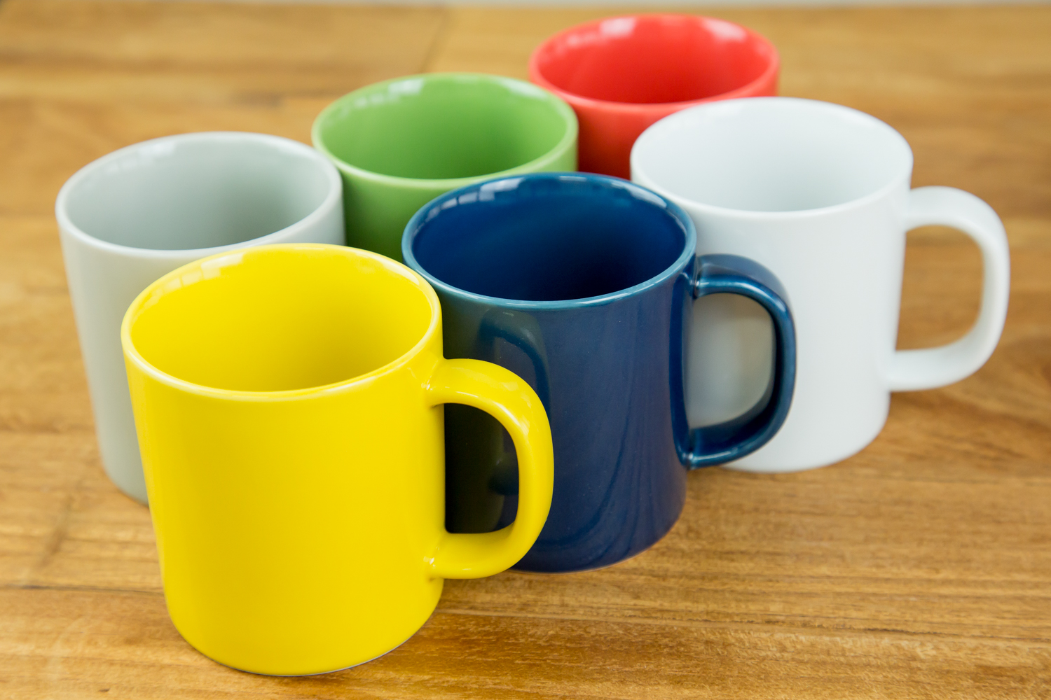 上品な紅茶やハーブティーにはホワイトを