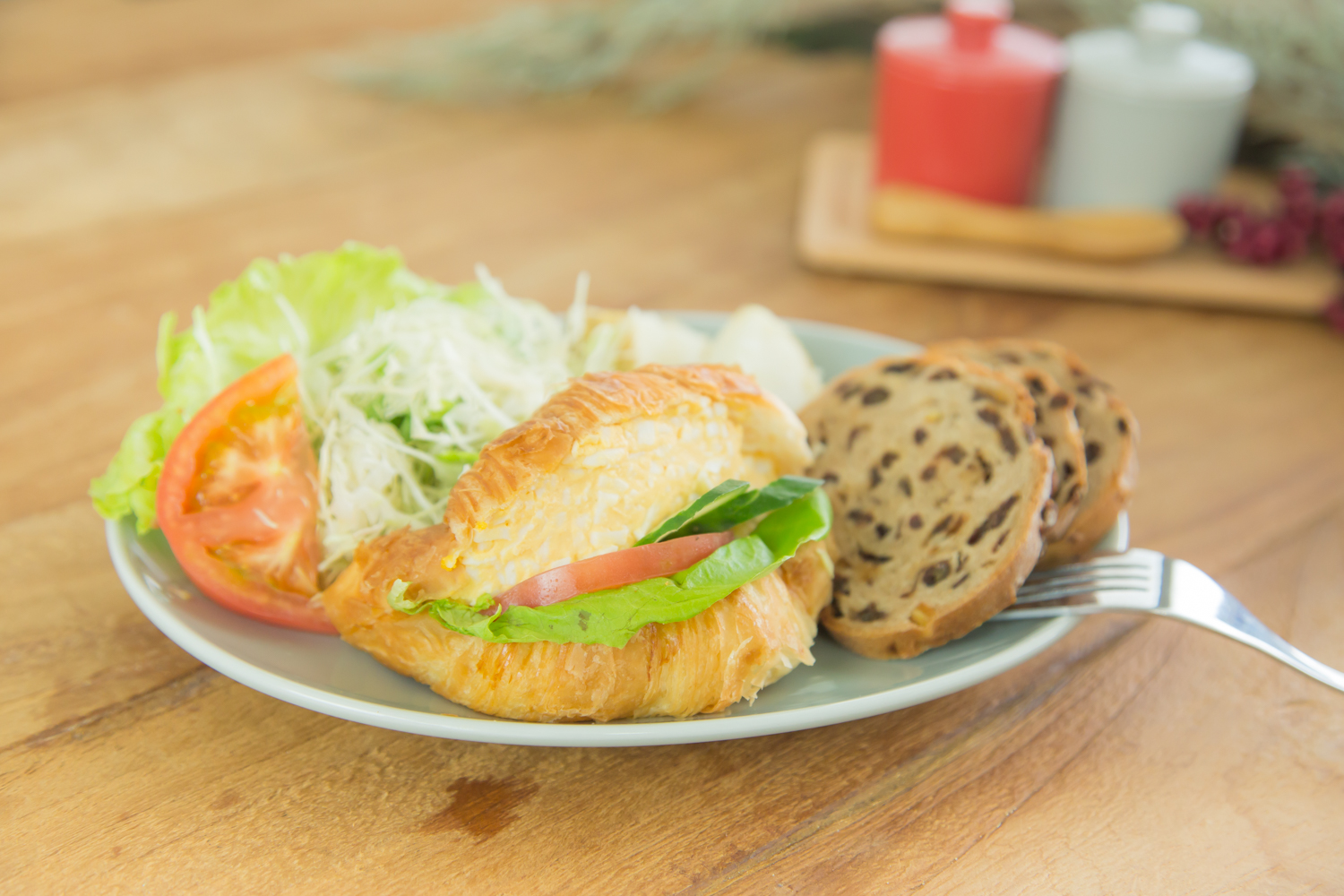 色の組み合わせで表情が変わる料理