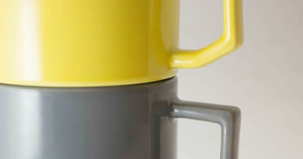Thumb mug