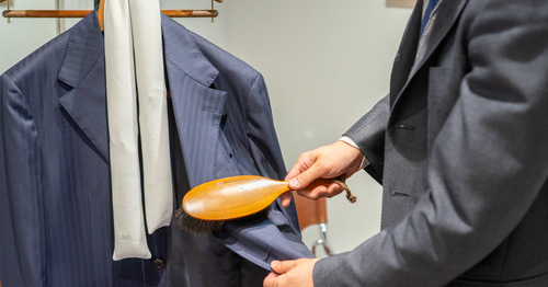 ハンガーにかけるだけ!珪藻土の力でクローゼットの除湿ができる『DRYING TUBE』を試してみました