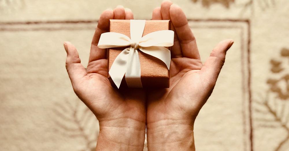 Thumb box close up gift 842876