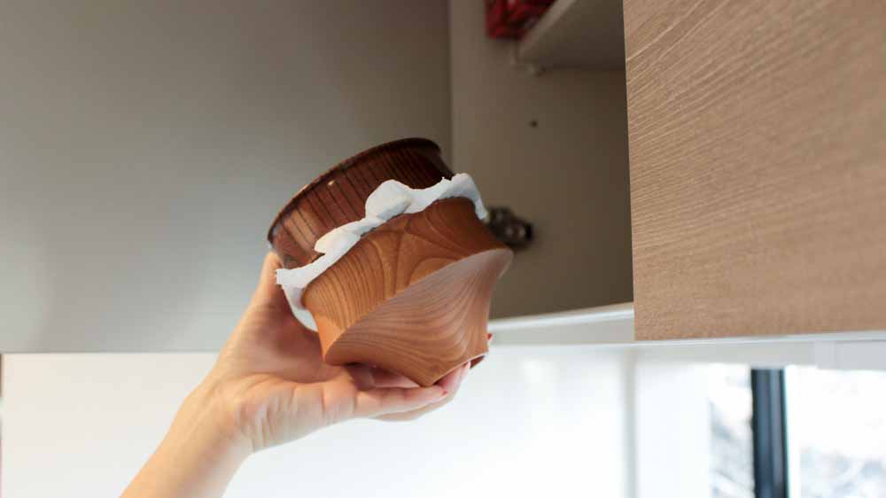 漆器が並べてある、または重ねてある写真
