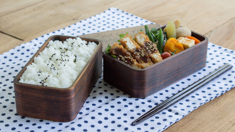 うるしの弁当箱 (二段)開いたとき